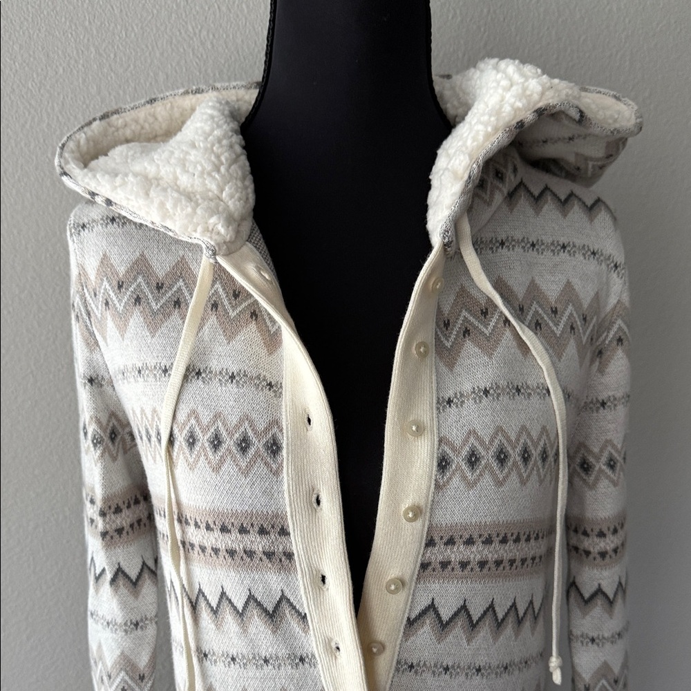 Abercrombie & Fitch Cream Patterned Pajama jumpsuit - Picture 2 of 11